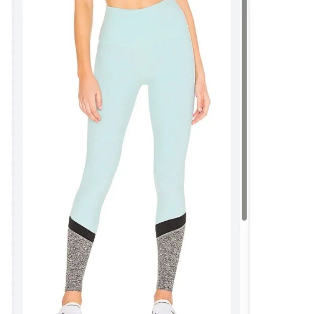 Like New! Beyond Yoga Spacedye Color In High Waisted Island Topaz & WH in Size S